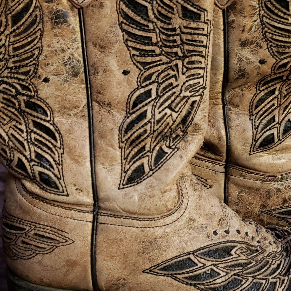 Corral Boots - Picture 2 of 4